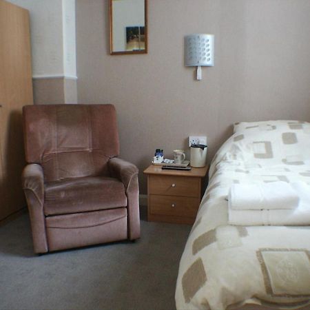 The Brayton Hotel Blackpool Room photo